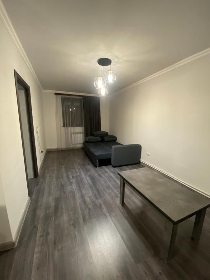 2 Cosy Apartment In Townhouse Near Airport Evn Geghanist  Luaran gambar