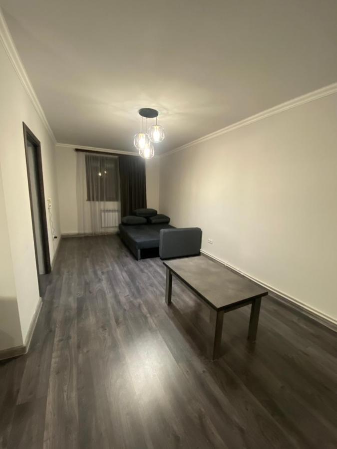 2 Cosy Apartment In Townhouse Near Airport Evn Geghanist  Luaran gambar