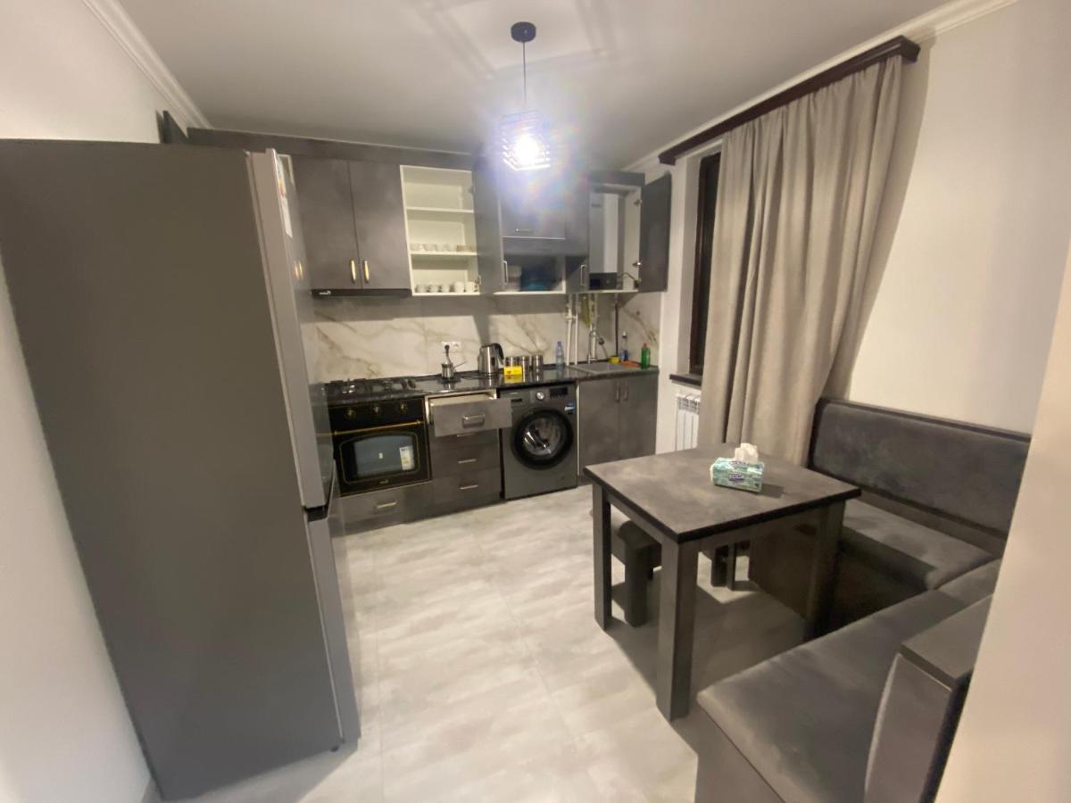 2 Cosy Apartment In Townhouse Near Airport Evn Geghanist  Luaran gambar